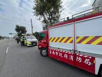 獨家》台南麻豆清晨64歲男子持刀隨機砍人 警開槍制伏共3人送醫