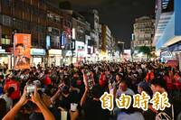 破千「洋流」塞爆汀州路！沈伯洋公館夜市拜票  支持者下午3點就來等