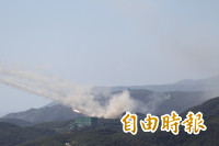 國軍「雷霆操演」九鵬開火 200餘枚「雷霆2000」火箭彈呼嘯劃破天際