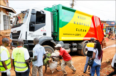 中英對照讀新聞》Uganda makes monthly community clean-up mandatory 烏干達強制每個月清掃社區