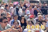 沈伯洋「雞蛋糕加東泉辣椒醬」引發決鬥 何欣純、蔡其昌也接連抗議