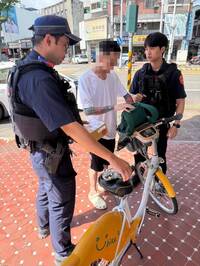 嘉市警半天逮3名詐欺車手 YouBike男遭警尾隨查獲金融卡