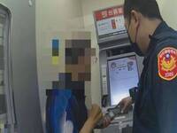 買地瓜險噴飛2.8萬！彰化男操作ATM 警急伸「神之右手」救回