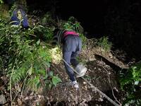 夫妻攀登未開放的小出山迷路 搜救12小時救出