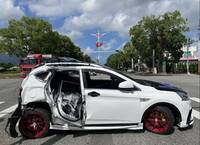 影像曝光！曳引車煞不住撞上等紅燈轎車 一家4口受傷送醫