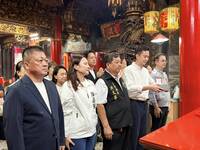 白沙屯媽祖賜福滿周年！竹縣藍綠白參選人停火「同框」還願
