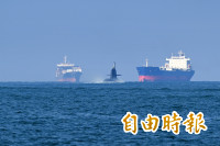 海鯤號啟動主機冒白煙  今第24次出海測試