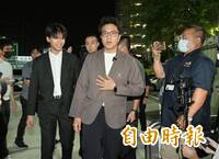 被爆國中拿椅打架！沈伯洋笑「打輸了」：挖到0歲都沒問題
