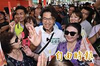 超霸氣！沈伯洋阿嬤化身「最強助選員」 新住民背景引熱議
