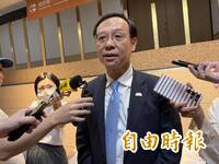 藍白硬闖三讀65歲以上長者免健保費  石崇良：健保費可能調高