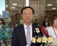 黃國昌稱健保老人免費年輕人不必漲 石崇良搖頭：中央資源遭排擠