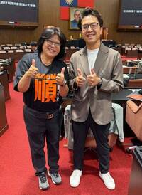 「洋流」外溢嘉義！攤商自製飄帶相挺 王美惠：搶不到人助選