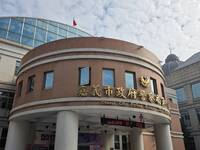 推銷被擋竟翻牆！保險業務硬闖校園拉客 驚動警到場請離