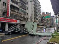 薔琵過境續防強風豪雨！10/24全台13縣市停班課一覽