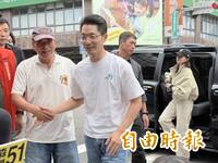 勘災掃樹葉被酸「不會掃地」 蔣萬安：掃帚跟家裡不一樣