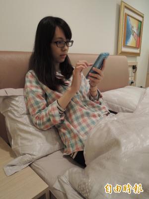 手機成癮女多於男 每3位女性就有1位曾手機中毒