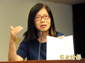 管碧玲轟衛福部 替頂新、大幸福拖延時間