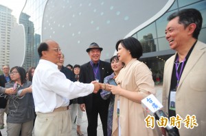 金馬獎榮譽主席為胡志強喊話 立委批：非常不恰當
