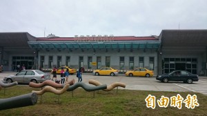 濃霧封鎖離島 松山機場航班大亂