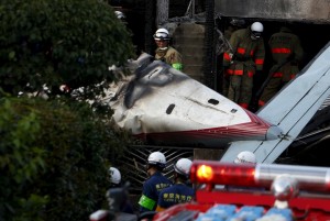 日本輕型機墜毀釀死傷 警方以業務過失致死偵辦
