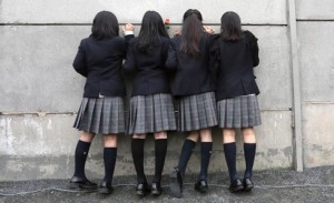 日女高中生賣淫搶生意 絕招一個比一個變態