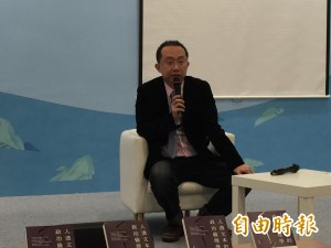 長髮男警遭免職 人渣文本痛批警察大人「蠢」