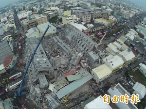 不敵強震 108座基地台掛點