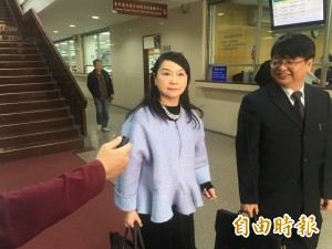 國民黨為頂新獻金案控告周玉蔻 民視記者出庭這麼說