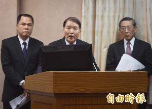 維海域安全 國防部長：國軍代訓海巡人員防衛戰力