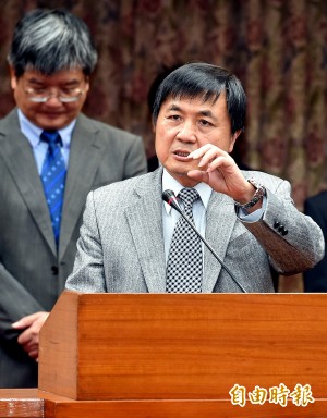 買國貨就無北斗衛星威脅？立委打臉部長：HTC有