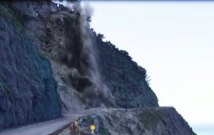 蘇花公路炸除巨岩 最快明天下午4點通車