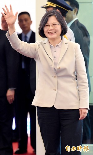 盼改善過勞問題 蔡英文挺「一例一休」！