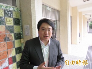 基隆議長質疑輕軌案 林右昌決定這樣… 基隆議長質疑輕軌案 林右昌決定這樣…