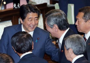 安倍晉三再度獲選續任日本首相