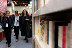 中國詩人居花蓮 稱台灣「目前最適合我」