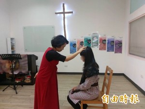 你在看我嗎？》與靈界鬥法 真實世界裡的「驅魔牧師」