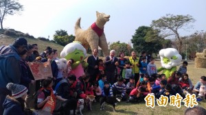 虎尾農博4米高稻草狗、稻草迷宮陪過年