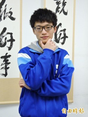 單親家庭不畏苦 板中陳鎧勳拚出68級分