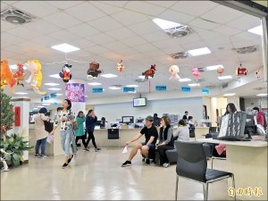 公務員「以時計假」 最快5月實施