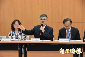下重本！指考嘗試雷射灰階印刷 估學測416萬頁需900萬