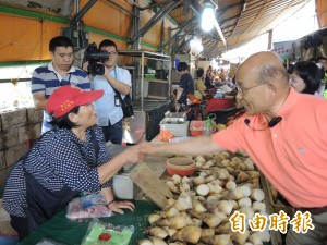 倒數85天！蘇貞昌「衝、衝、衝」連趕3個市場掃街行程