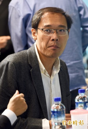 楊偉中曾任記協會長 要求馬英九停止黨政置入行銷