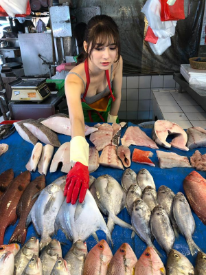 超胸 正妹市場賣魚爆紅鄉民起底 經紀人自導自演 生活 自由時報電子報