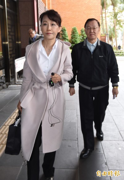 李新墜樓現場「口罩女」被誤認 郭新政怒告誹謗不起訴