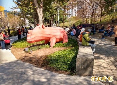 不畏疫情 寶可夢玩家 揪團台灣燈會抓寶