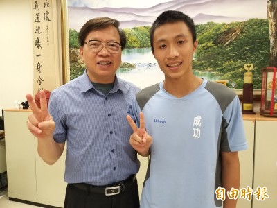 會考前半年喪母  體育班學生加倍用功達成母願