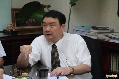 檢察官劉承武兼職主委、咆哮住戶、擅離職守  3違失被記警告