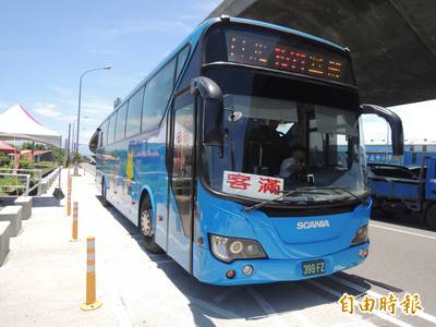 台鐵中斷北宜只剩公路 國道客運增班超越連假