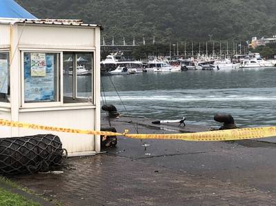 漁民出海捕撈到未爆彈 載進烏石港