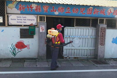 趕在開學日前  竹縣今完成學校環境大消毒、防疫物資整備